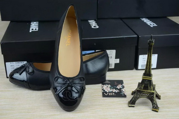 CHANEL Shallow mouth flat shoes Women--070